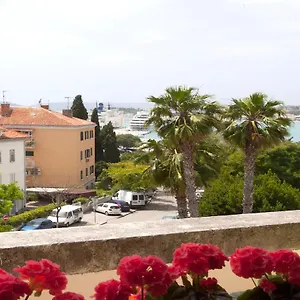 https://beach-apartment-butterfly-with-sea-view.splithotels.org